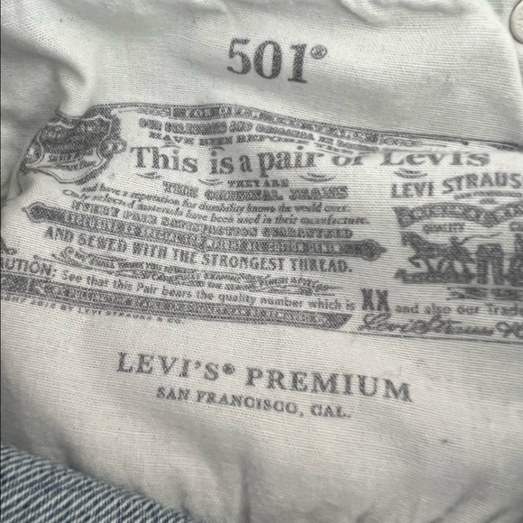 Levi’s cutoff shorts - Picture 5 of 5